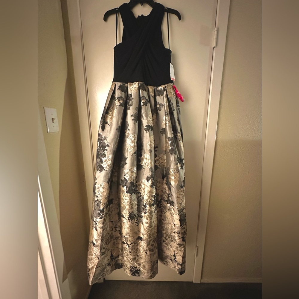 Jessica Howard Metallic Dress